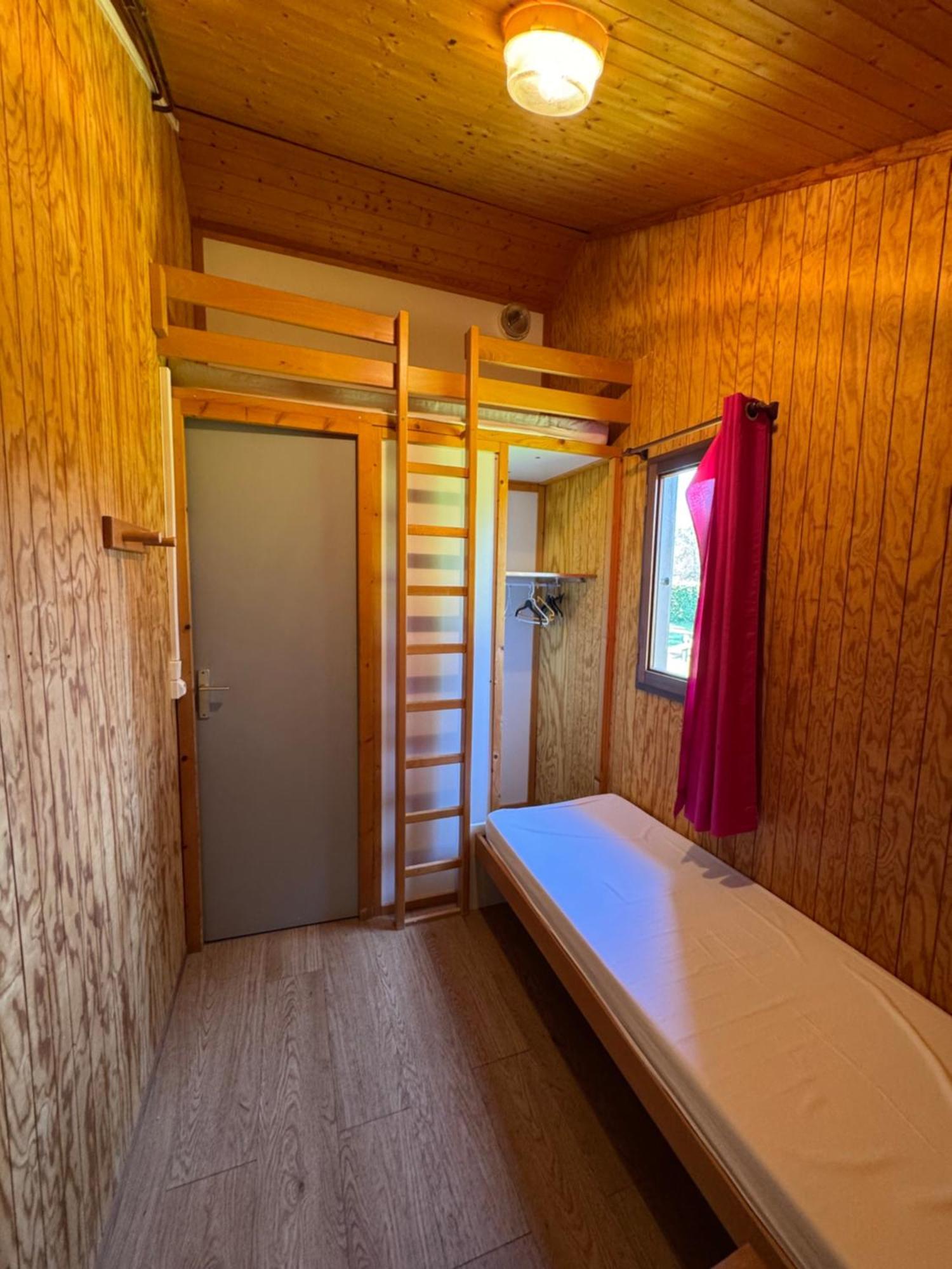 De Les Pres De La Campsite Premery
