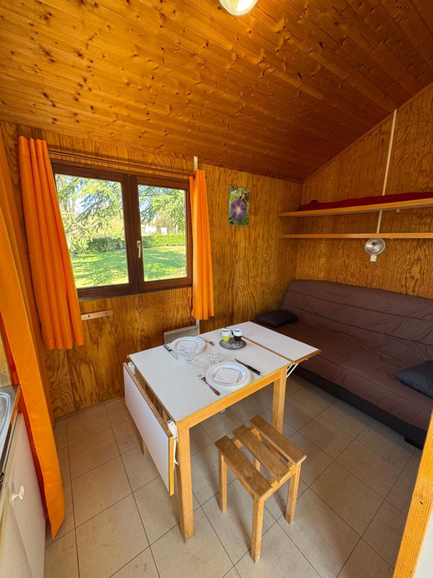 De Les Pres De La Campsite